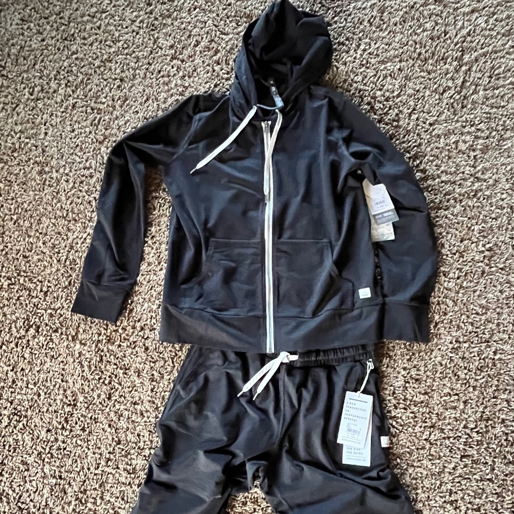 NWT Vuori  performance jogger and Halo hoodie jacket Women Size Small